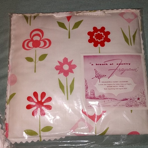 Pretty Floral Sachets - Picture 3 of 5